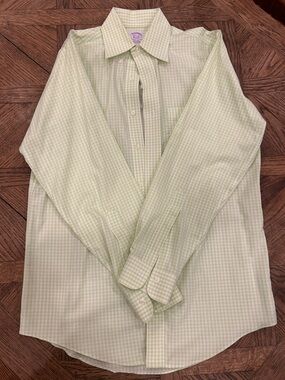Men's Light Green Gingham Button-Down Shirt